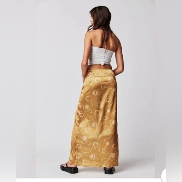 Free People Serena Slim Maxi Skirt Gold Brown Moon Sun Silky Satin sz 8 - Picture 3 of 9